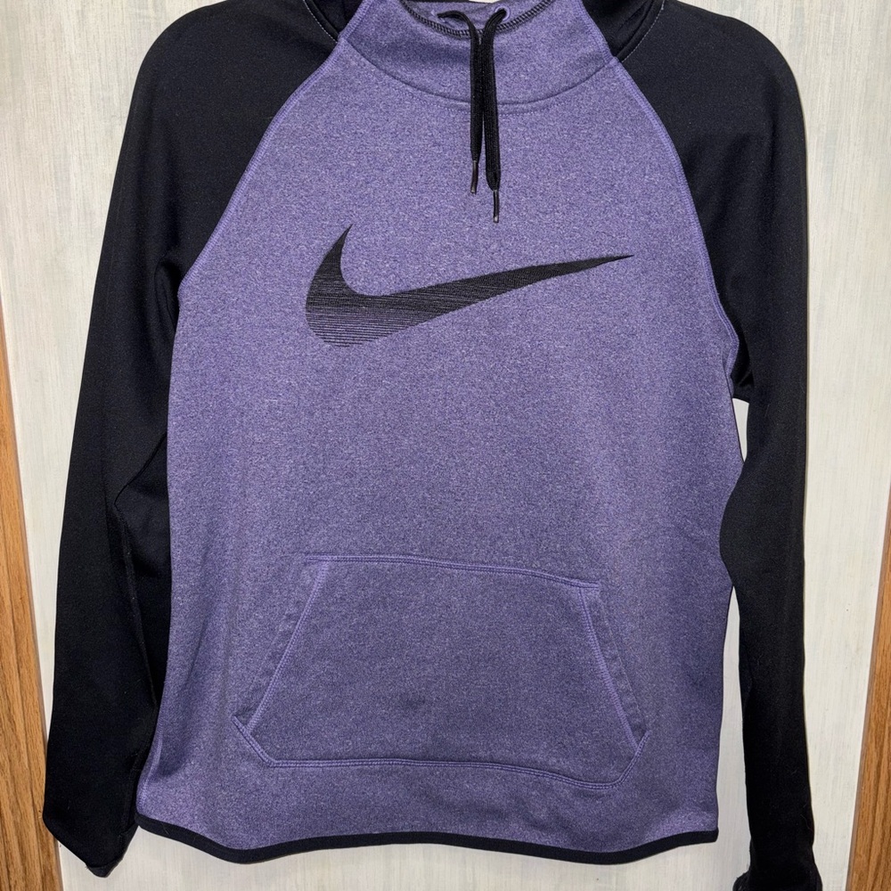 Nike Women's Black and Purple Hoodie